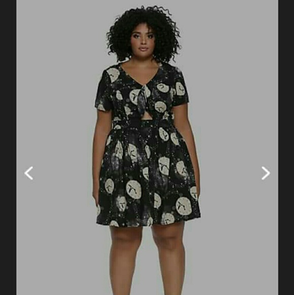 Hot Topic Dresses & Skirts - PETER PAN FRONT TIE DRESS (PLUS SIZE) Hot Topic Dresses & Skirts - PETER PAN FRONT TIE DRESS (PLUS SIZE)